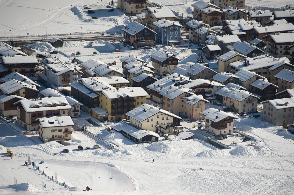 Hotel Touring Livigno Exterior foto